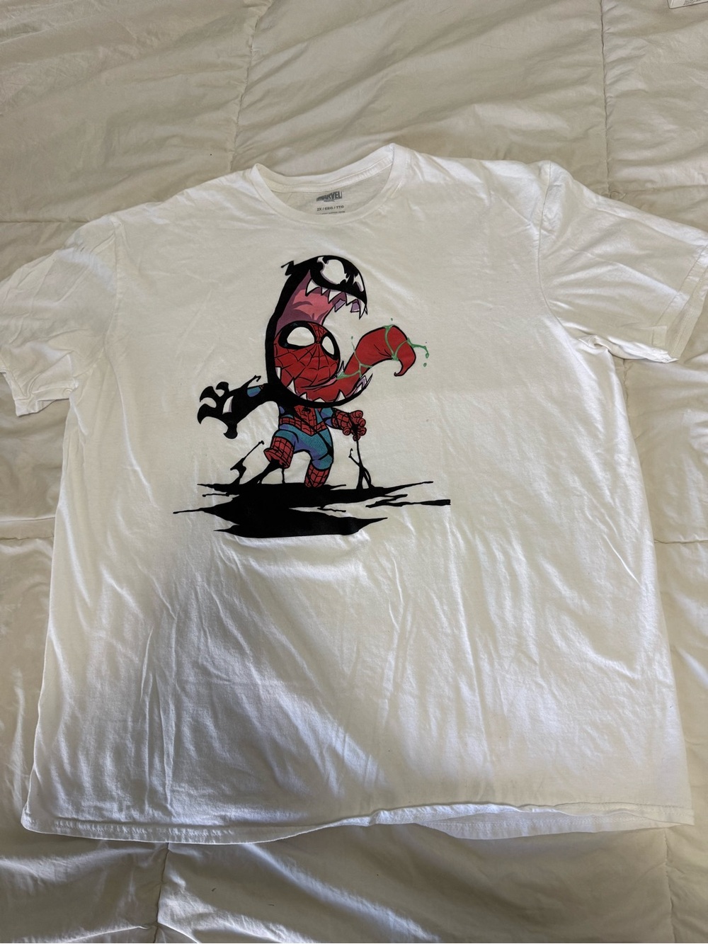 Marvel White Short‑Sleeve T‑Shirt with Red & Black Comic Character Print